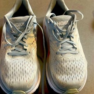 Hoka Clifton 8